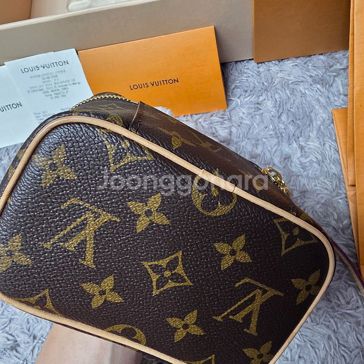 루이비통 니스 나노 백 새상품급 이번년도구매--6