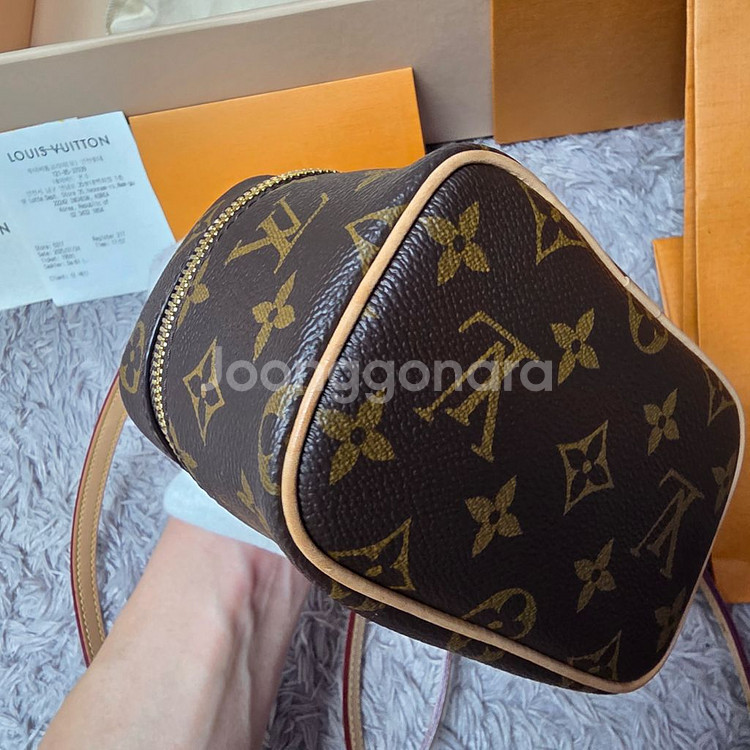 루이비통 니스 나노 백 새상품급 이번년도구매--7