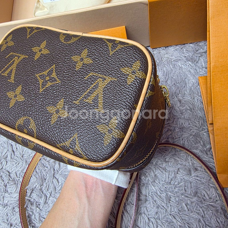 루이비통 니스 나노 백 새상품급 이번년도구매--8