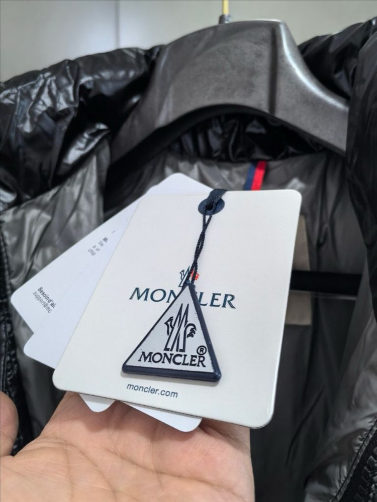 몽클레어 마야 유광패딩--2