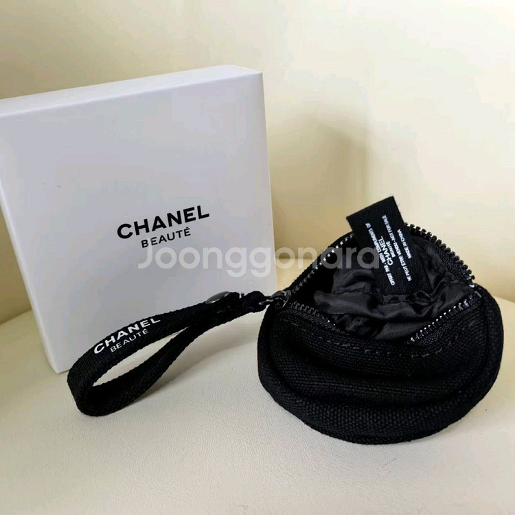 샤넬 뷰티 동그리 파우치--1