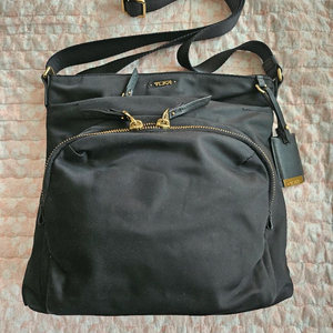 투미 토리버치 토일리 크로스백