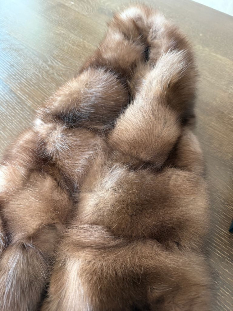 아뜨와 지효 소볼 세이블 머플러 이미지