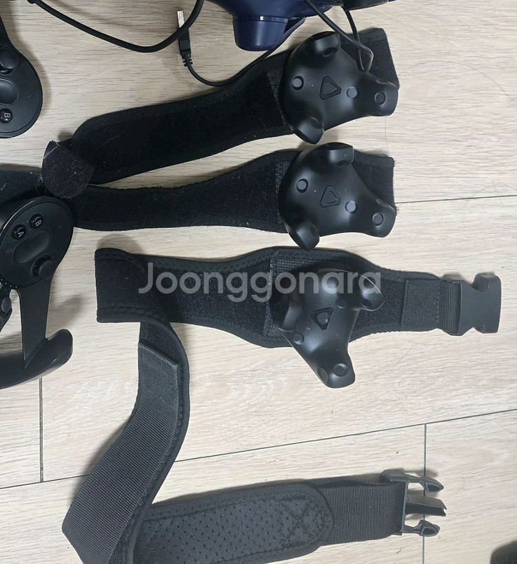 vive 바이브 트래커 3.0 3개 풀트 팝니다--0