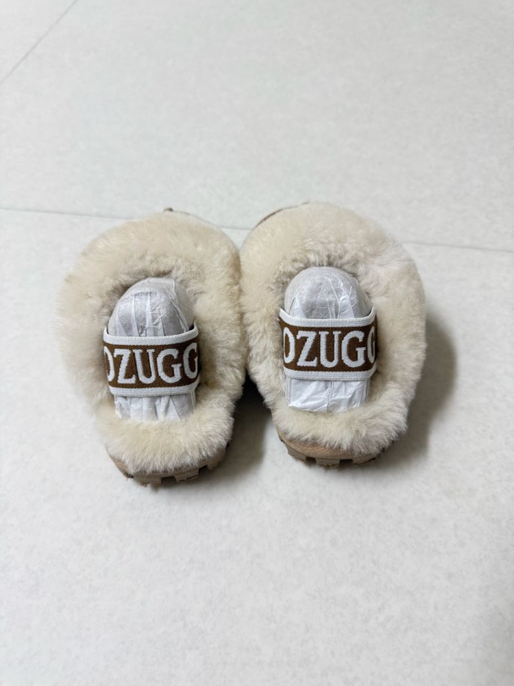 UGG 어그키즈 슬리퍼 이미지