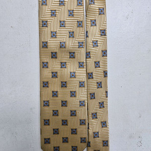 에르메네질도 제냐 실크 넥타이