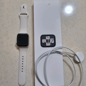 애플워치 SE2 40mm 스타라이트 색상