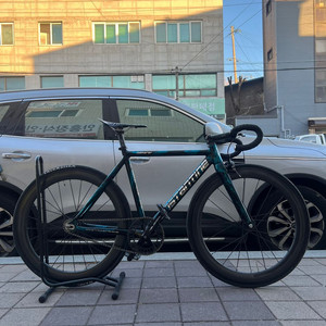 콘스탄틴 디스페랄 2024 마블 블루 픽시 자전거 팝니다.