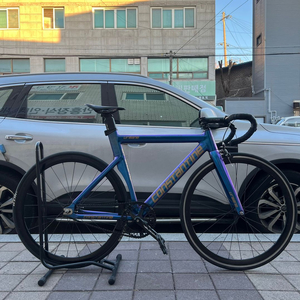 콘스탄틴 어베인 2023 카멜레온 픽시 자전거 팝니다.