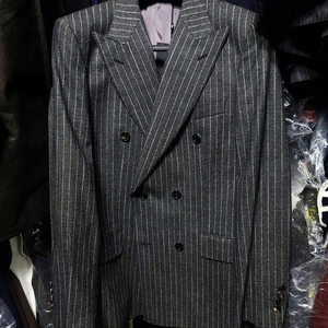 지이크 / 이태리 체루티 스트라이프 차콜 그레이 더블 브레스티드 수트 / 103