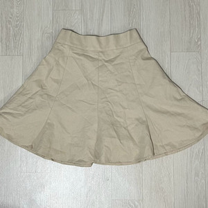 밝은 베이지 A라인 미니 스커트