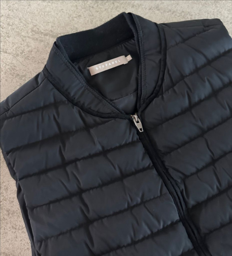 스테파넬 구스다운 경량패딩조끼--2