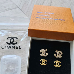 샤넬 CC 로고 크리스탈 귀걸이2세트