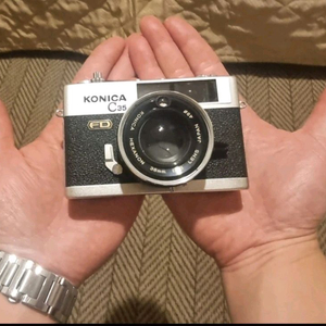 코니카 C35 FD 필름 카메라