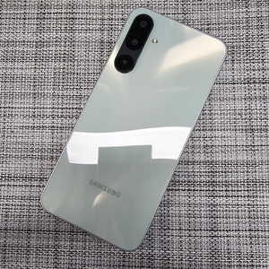 (신폰급) 갤럭시 와이드8 128G 민트 25년 10월개통 정상해지공기계 초SSS급 선물용 20만팝니다@