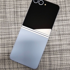 (특SSS급) 갤럭시 플립6 256G 블루 24년 8월개통 힌지무찍힘 정상해지공기계 52만팝니다@@