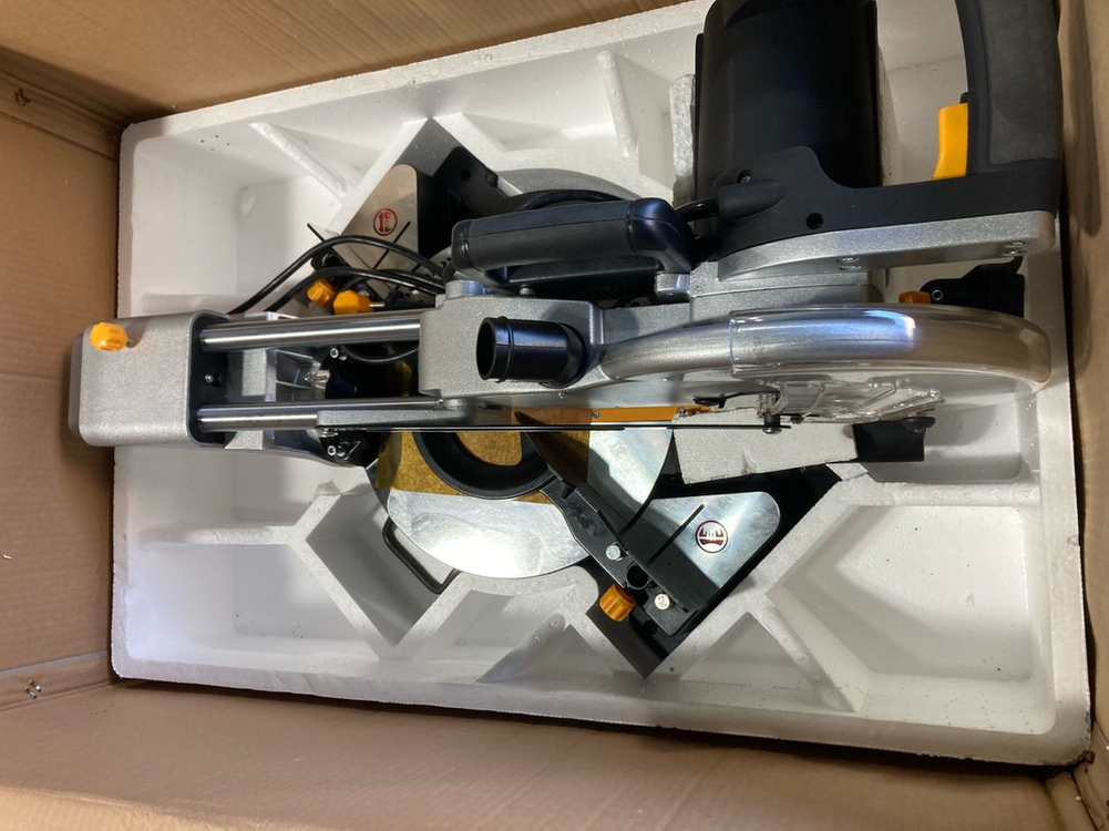 UDT UD-2625 10인치 슬라이딩 각도 절단기 이미지