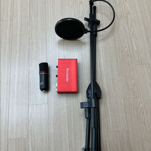 포커스라이트 스칼렛 오인페 오디오인터페이스 2i2 2세대 (팝필터 마이크 스탠드 포함)