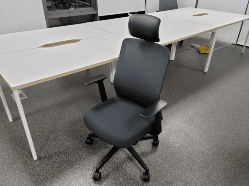 A급 데스커1600책상 및 퍼시스 어라운드의자 판매합니다. 이미지