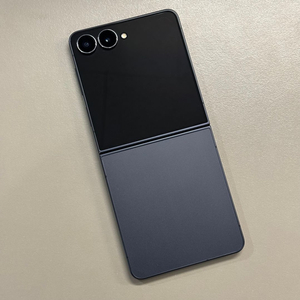 *대용량S급* 갤럭시Z플립7 블랙색상 512용량 25년8월개통 미파손 무잔상 S급 정상해지 공기계