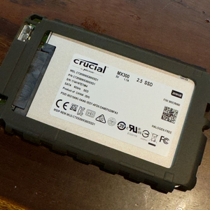 마이크론 MX300 2TB SSD + 트랜센드 USB 외장케이스 포함