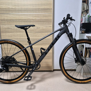 2025년형 트렉 마린8 3세대 S싸이즈 최상위 사양 MTB 자전거