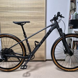 2025년형 트렉 마린8 3세대 S싸이즈 최상위 사양 MTB 자전거