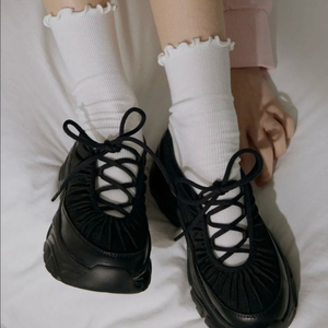 질바이질스튜어트 카시아 셔링 플랫폼 스니커즈 245