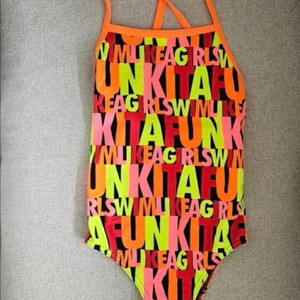 펑키타 걸12 수영복 나이키 졸린 펑키타 아레나 센티 르망고 수영복