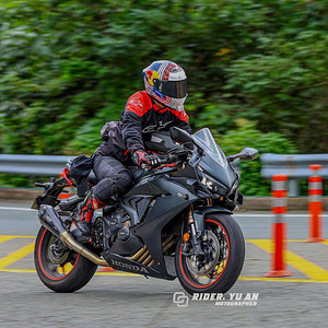 혼다 CBR650R 스포츠바이크 이미지