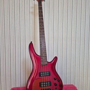 신품급 판매] 아이바네즈SR300EB 베이스기타