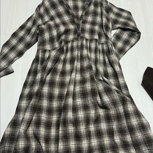 아네모스 원피스 팝니다