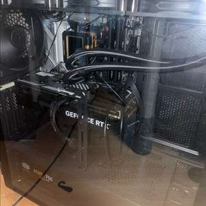 RTX 4070 super 게이밍 편집용 컴퓨터 본체 판매합니다.