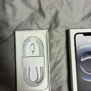 아이폰 16e 128GB 블랙 이미지