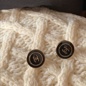 빈티지 정품 샤넬 단추 커스텀 귀걸이 (업사이클링 귀걸이)