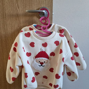 일괄,택포)베베쥬 하트산타 기모 맨투맨 100사이즈 크리스마스룩 유아 티셔츠