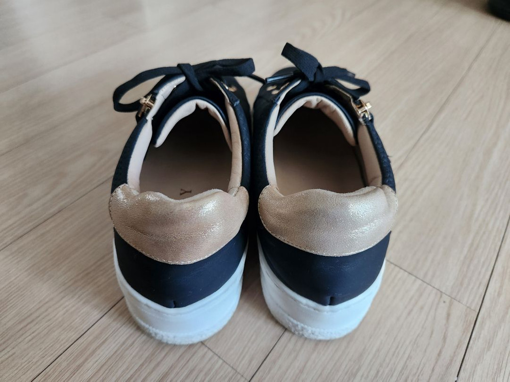 탠디 여자검정가죽단화 스니커즈235 이미지