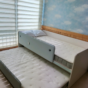 일룸 슬라이딩 2단 침대 +코코 스프링 매트리스2개