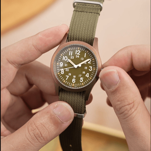 밀리타도 브론즈 카키필드 오마주 Militado ML05 메카 쿼츠 녹판 모델 판매합니다 이미지