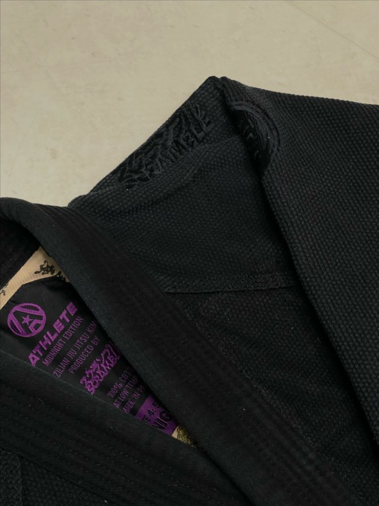 스크램블 애슬릿4 550 미드나잇 올블랙 주짓수 도복 이미지