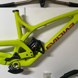 이블 바이크 인서전트 프레임 판매합니다.