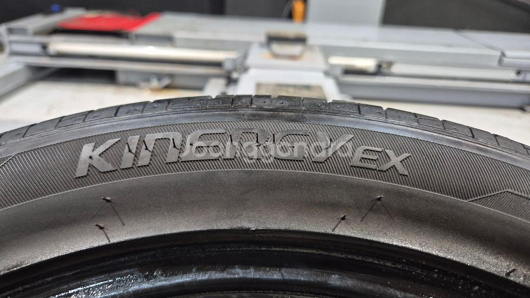 중고 타이어 235 45 18 한국 타이어 키너지EX 2354518--1