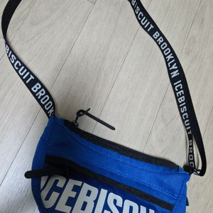 아이스비스킷 크로스백