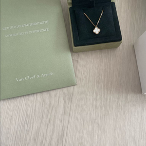 반클리프 아펠 스위트 알함브라 25년 정품