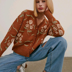 시눈 블레이브 빈티지 레트로 플라워 패턴 브라운 브이넥 가디건