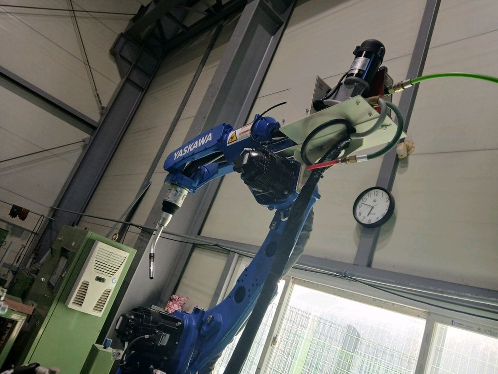 야스카와 MOTOMAN AR1440 산업용 로봇 이미지