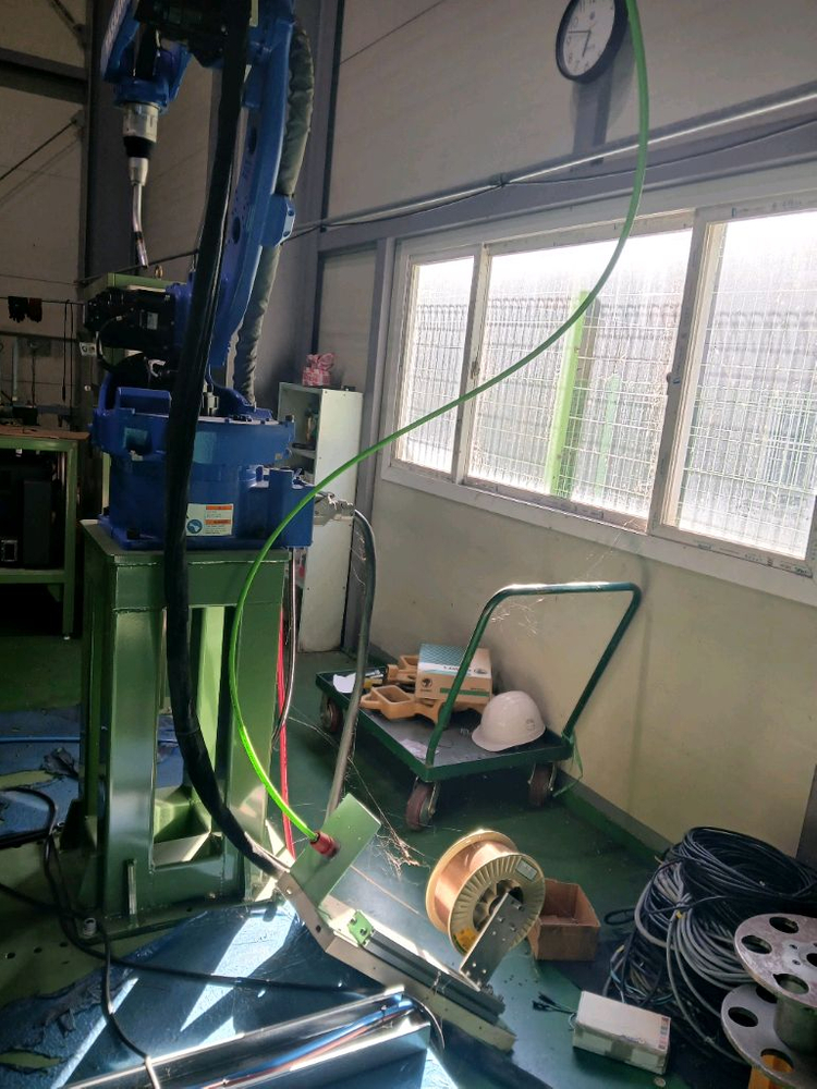 야스카와 MOTOMAN AR1440 산업용 로봇 이미지