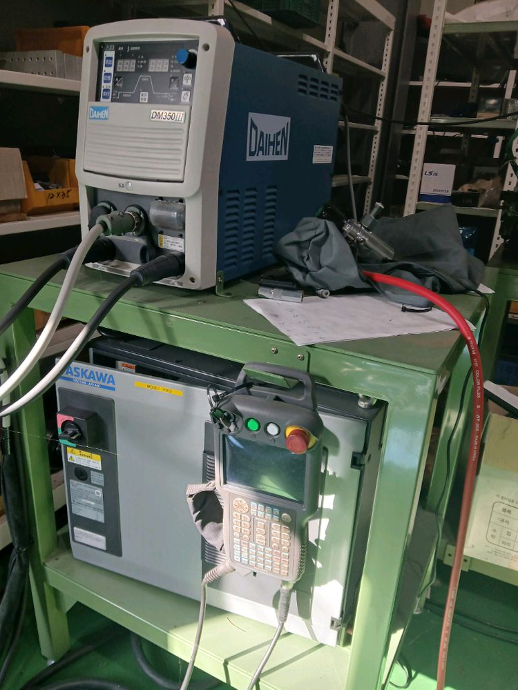 야스카와 MOTOMAN AR1440 산업용 로봇 이미지