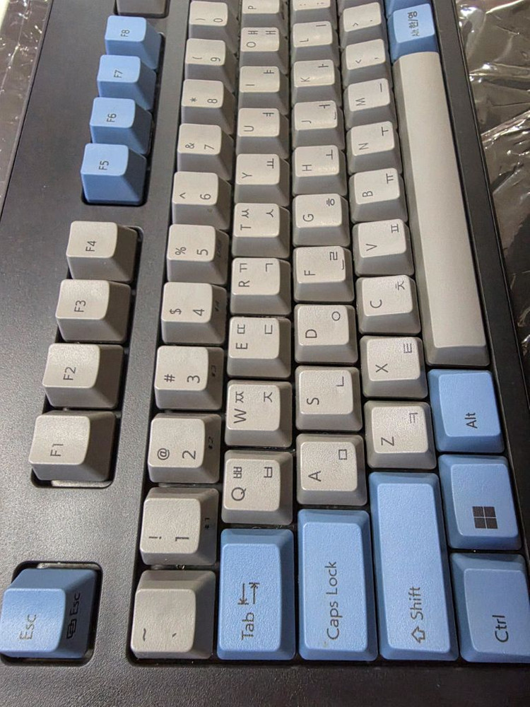 리얼포스 r3 블루투스 45g 저소음 균등 풀박스 A급--2