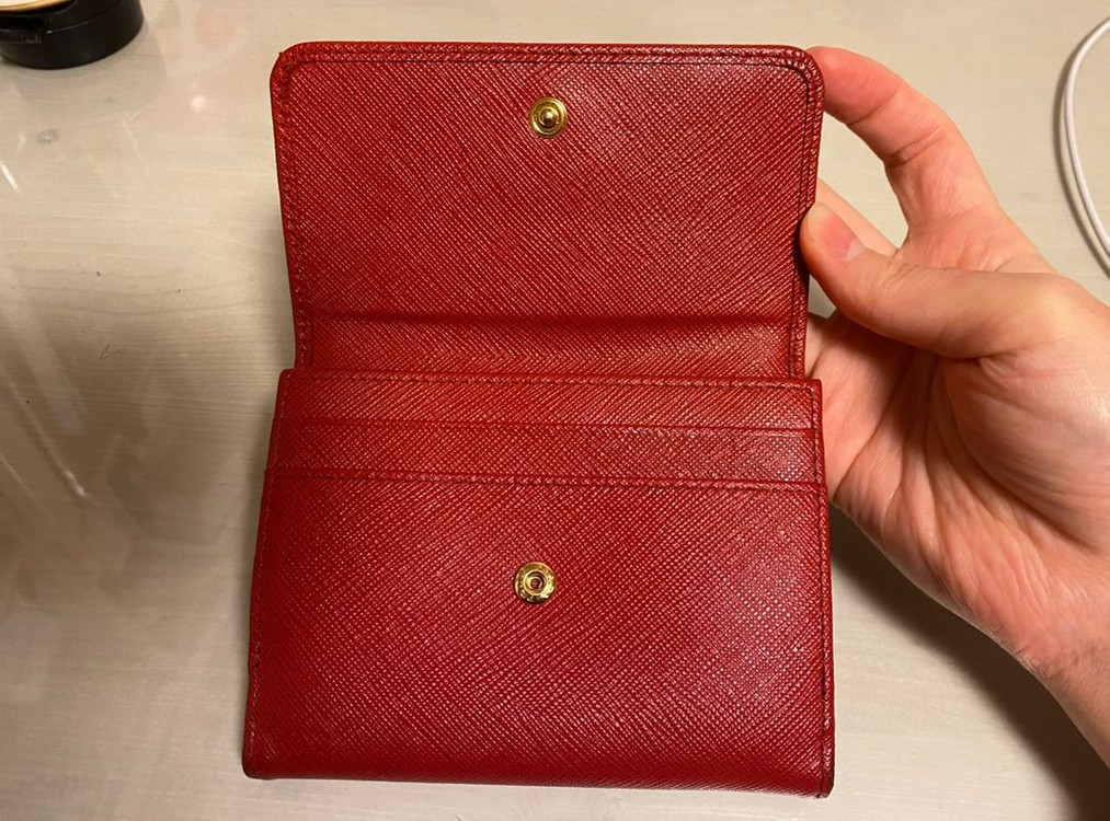 프라다 빨강 지갑--1